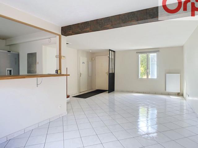 Location maison, 89 m² T 4 à Lésigny, 1 600 €