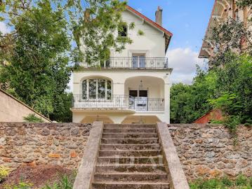 Location Maison 8 pièces 165.23 m2 Saint Cloud