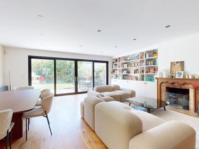 Location Maison 8 pièces 178m²