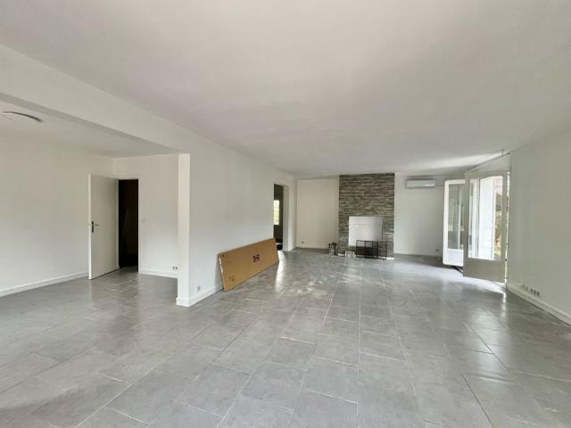 Location Maison 8 pièces 184m² ROCHEFORT EN YVELINES 78730