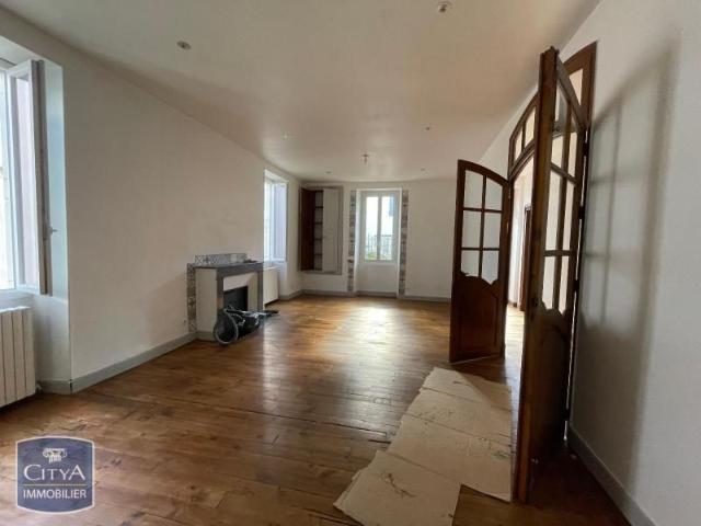 Location Maison 8 pièces 186m² LAGOR 64150