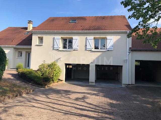Location Maison 8 pièces 188.74 m2 Charbuy