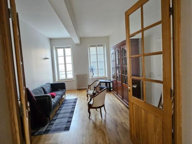 Location Maison 8 pièces 196m² CASTELSARRASIN 82100