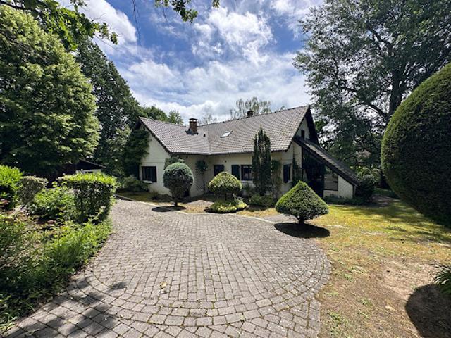 Location Maison 8 pièces 198 m2 Milon la Chapelle