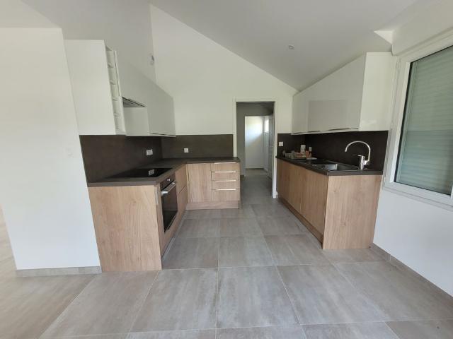 Location Maison 8 pièces 193m² SABLE SUR SARTHE 72300