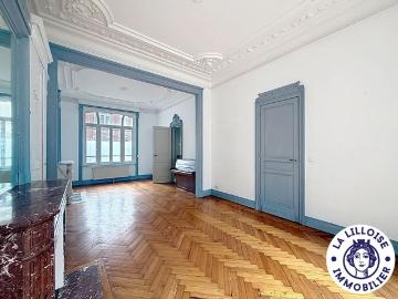 Location Maison 8 pièces 205m²