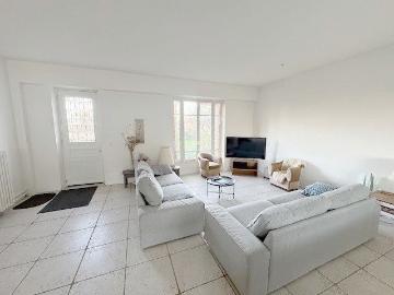 Location Maison 8 pièces 205m² ORGEVAL 78630