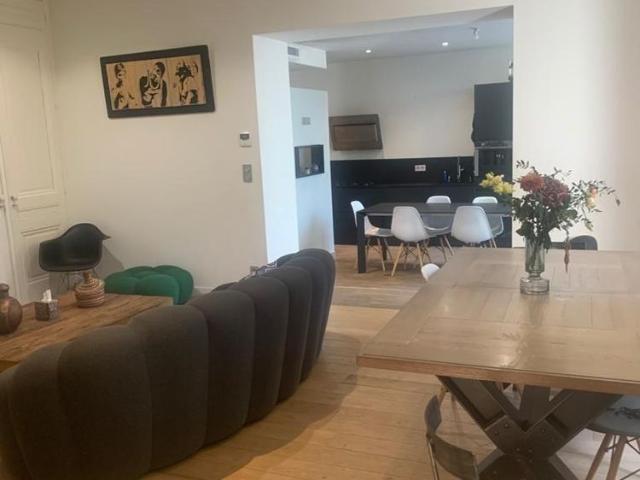 Location Maison 8 pièces 187m² VILLEURBANNE 69100