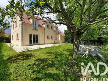 Location Maison 8 pièces 210 m2 Bussy Saint Georges