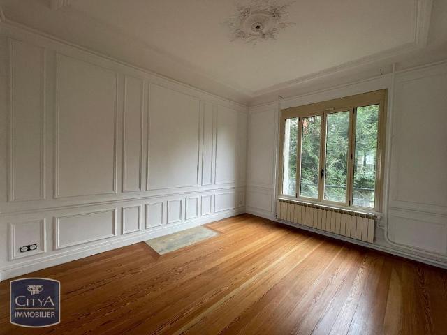 Location Maison 8 pièces 212m² CHATEAU THIERRY 02400