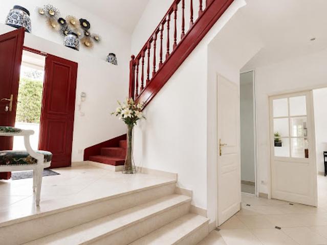 Location Maison 8 pièces 240.61 m2 Mareil Marly
