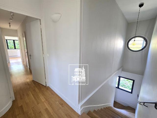 Location Maison 8 pièces 250 m2 La Celle Saint Cloud