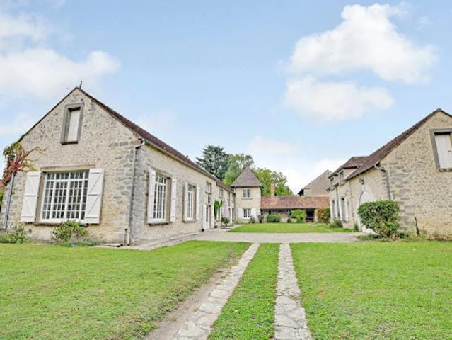 Location Maison 8 pièces 251 m2 Montcourt Fromonville