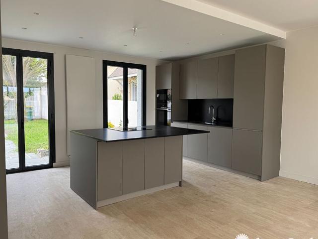 Location Maison 8 pièces 270m² CHAMBOURCY 78240