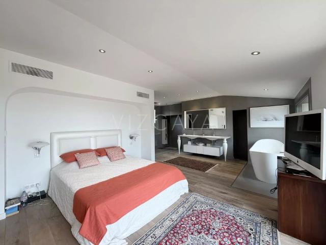 Location Maison 8 pièces 301m² NICE 06000