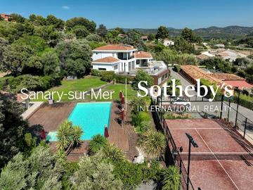 Location Maison 8 pièces 800 m2 La Cadière d'Azur