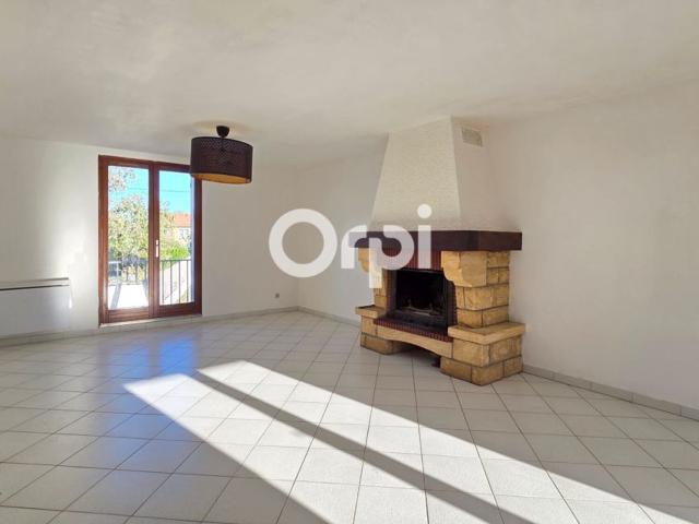 Location maison, 90.04 m² T 4 à Meyzieu, 1 250 €