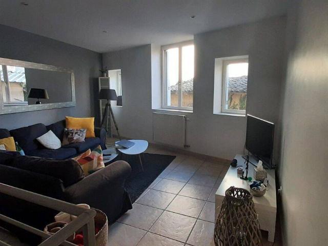 Location Maison 90 m² à Montluel 1 022 ¤ CC /mois