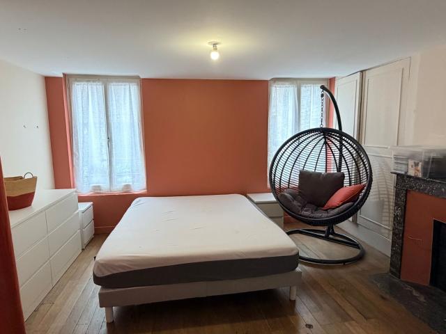 Location maison, 93.68 m² T 4 à Condé en Brie, 685 €