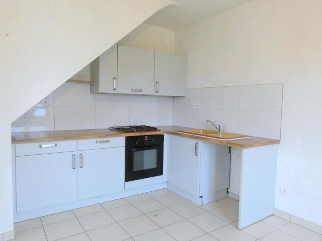 Location maison, 94.25 m² T 4 à Saint Genis Laval, 950 €