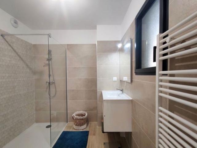 Location Maison 90 m² à Uruffe 740 ¤ CC /mois