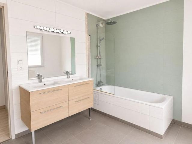Location Maison 95 m² à Coupéville 790 ¤ CC /mois
