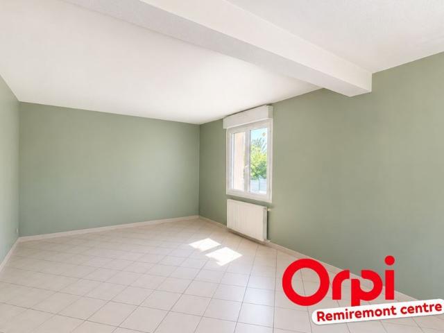 Location maison, 96 m² T 4 à Hadol, 750 €