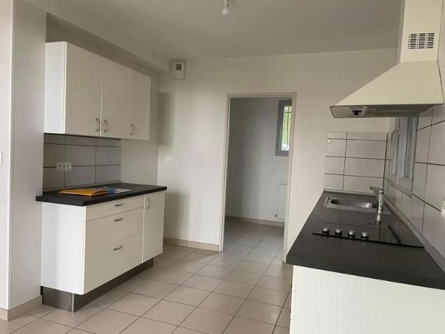 Location Maison 98 m² à Montluel 1 340 ¤ CC /mois