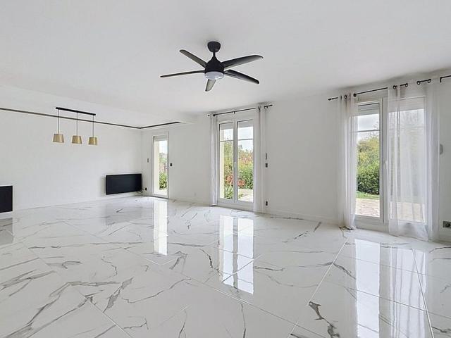 Location maison, 99.6 m² T 5 à Villecresnes, 2 100 €