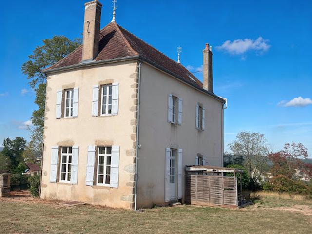 Location Maison 9 pièces 185 m2 Marcilly la Gueurce