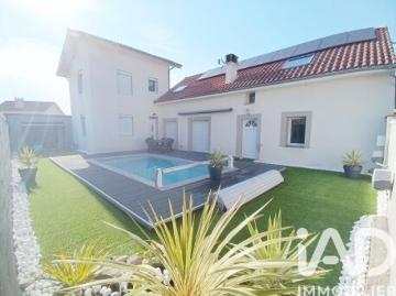 Location Maison 9 pièces 190 m2 Tarbes