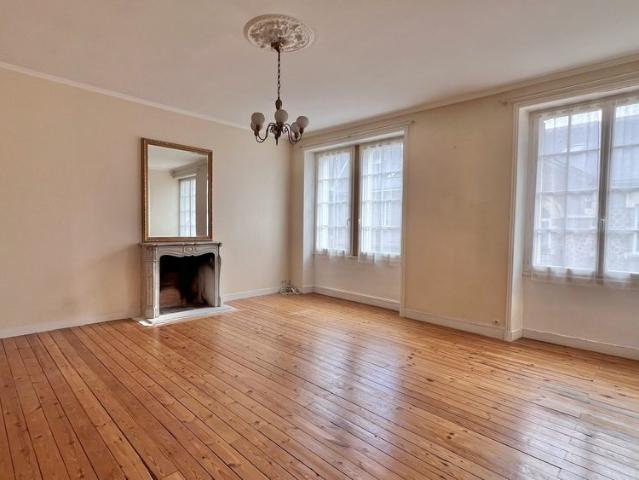 Location Maison 9 pièces 221m² NANTES 44000