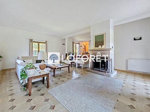 Location Maison 9 pièces 230 m2 Feucherolles