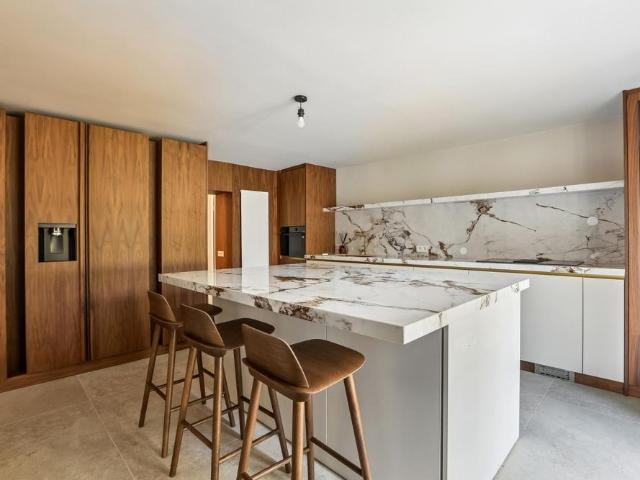 Location Maison 9 pièces 246m² PARIS 16 75116