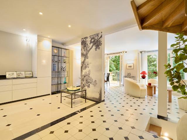 Location Maison 9 pièces 250 m2 Paris 16ème