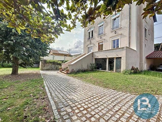 Location Maison 9 pièces 264 m2 Trévoux