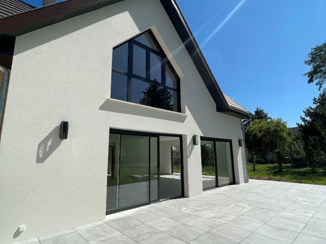 Location maison contemporaine 6 pièces, 222 m²