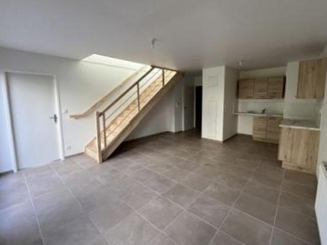 location maison chartres 4 pièces 87 m2 eure et loir 28000 1048 € / mois