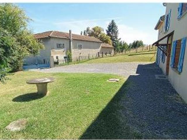 location maison cleppe 4 pièces 135 m2 loire 42110 895 € / mois