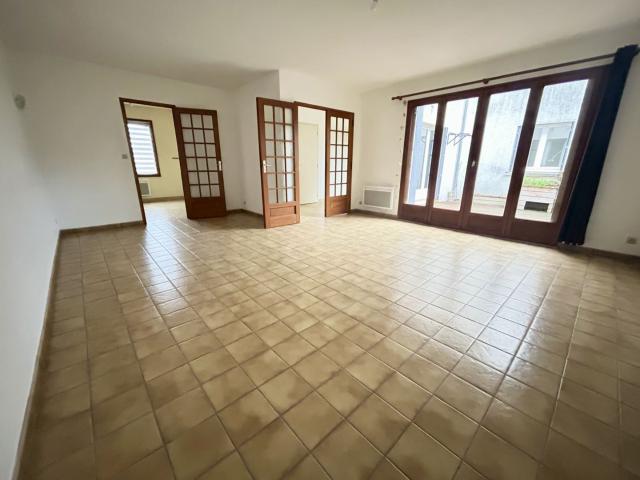 Location Maison Cloyes, avec 3 chambres de plain pied et vas, Cloyes les trois rivières