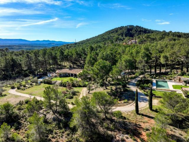 Location Maison Aix en Provence 10 Pièces 430 m²