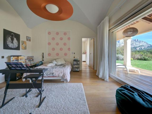 Location Maison Aix en Provence 10 Pièces 430 m²