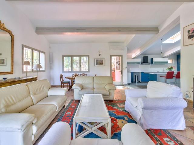 Location Maison Aix en Provence 5 Pièces 170 m²
