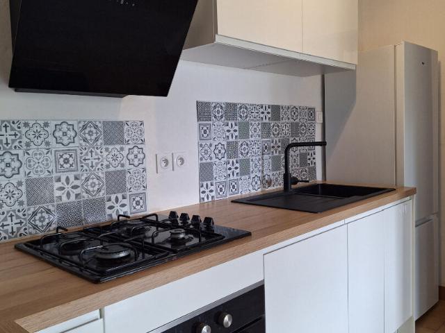 Location maison Berneuil: 912 € AJP Immobilier Pons