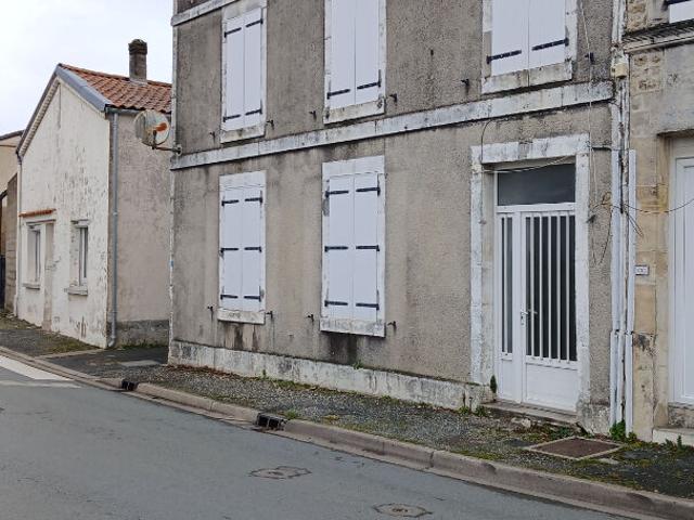 Location maison Brizambourg: 685 € AJP Immobilier Saintes