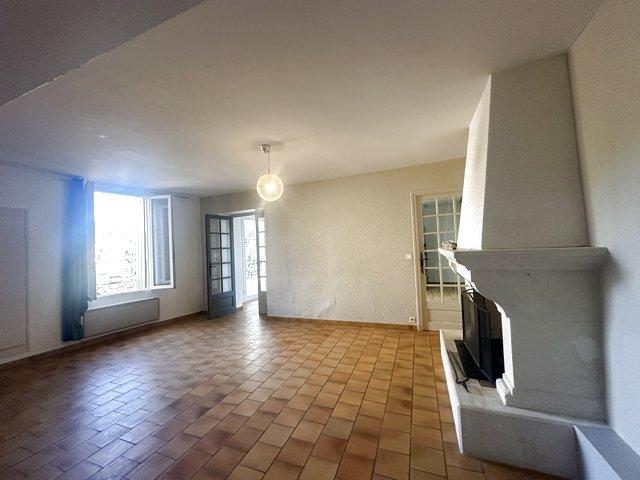 LOCATION MAISON DE 146M2 AVEC 3 CHAMBRES ET TERRASSE