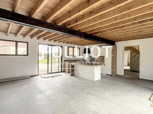 LOCATION: maison de 4 pièces entièrement rénovée 123m² à AUXAIS