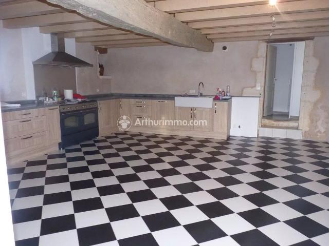 Location Maison de village 7 pièces 139 m2 à Bignay