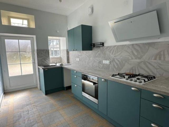 Location Maison de village 135 m² à Le Tourne 1 265 ¤ CC /mois