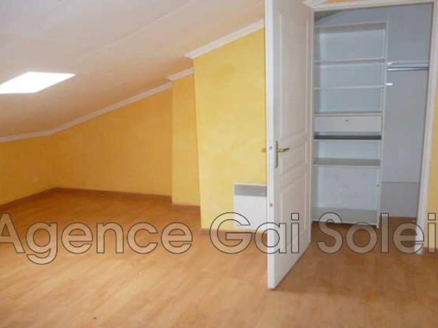 location maison de village 3 Pièce s